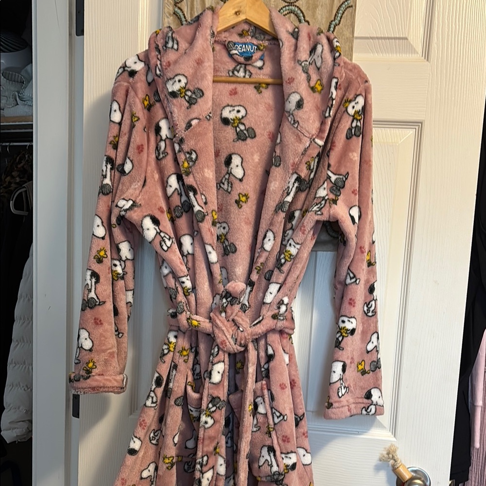 Pink Snoopy Patterned Robe